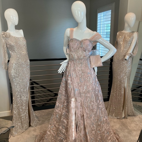 New elegant long dress/gown - Picture 17 of 17